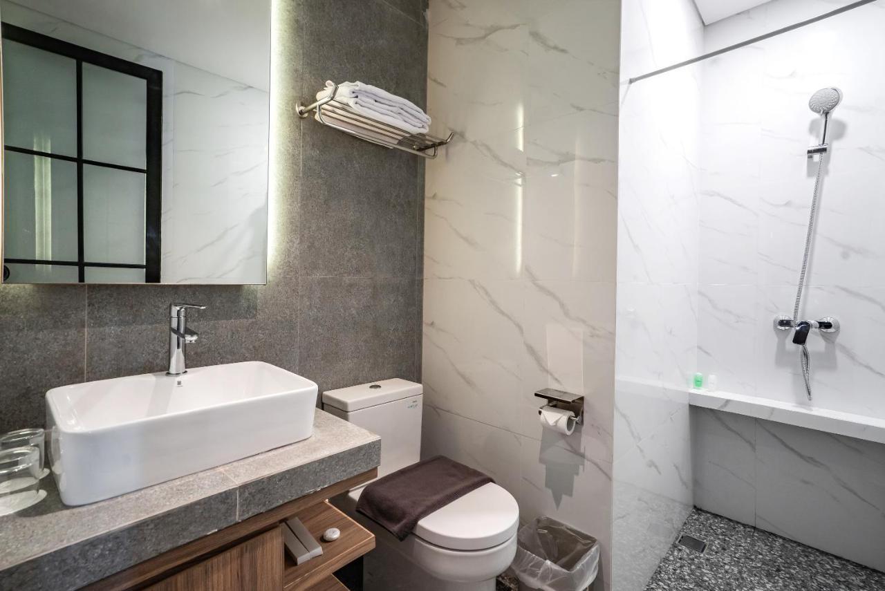 Loa Living Solo Baru Hotel Grogol Екстериор снимка