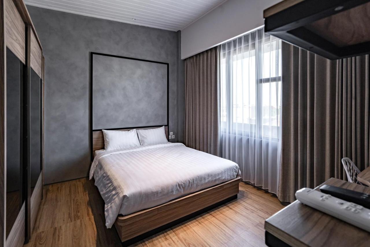 Loa Living Solo Baru Hotel Grogol Екстериор снимка
