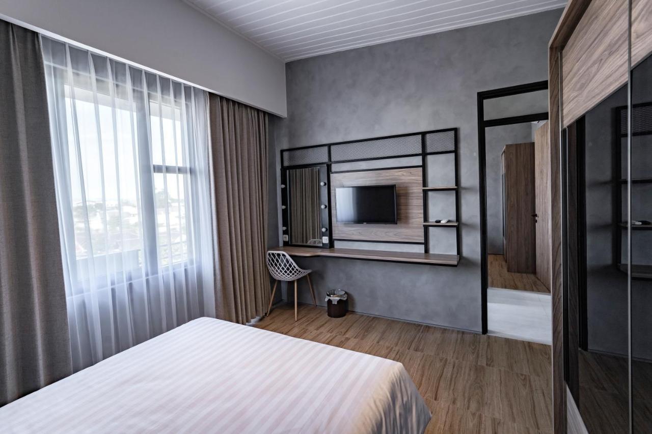 Loa Living Solo Baru Hotel Grogol Екстериор снимка