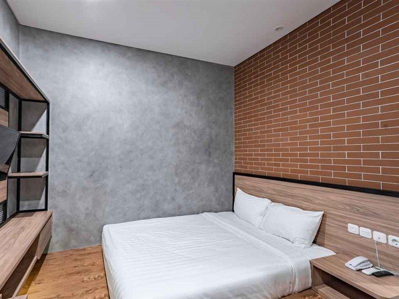 Loa Living Solo Baru Hotel Grogol Екстериор снимка